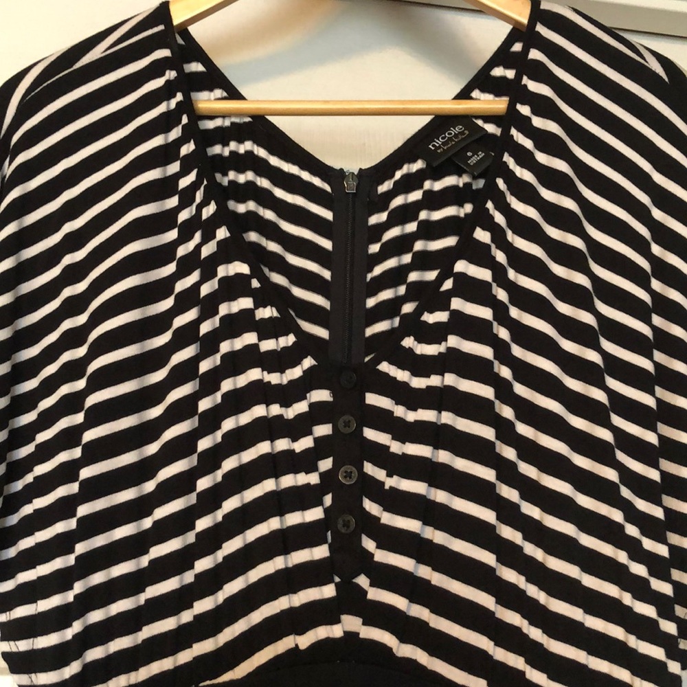 Dress - Picture 4 of 6